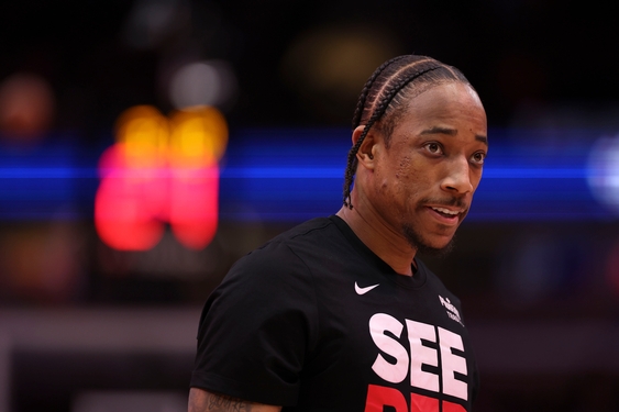 DeMar DeRozan was Drake's 'brother.' Now he's dancing onstage to Kendrick Lamar's diss track.